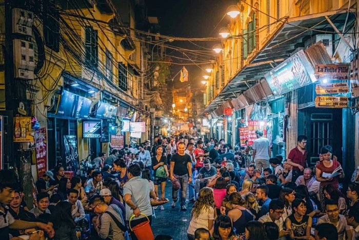 Lively atmosphere of Hanoi at night